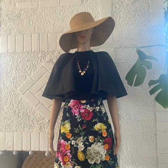 Dolce & Gabbana Black Floral Skirt. - Picture 5 of 9